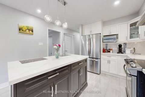 Photo 15 at 82 Ferndell Circle, Unionville, Markham