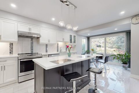 Photo 16 at 82 Ferndell Circle, Unionville, Markham