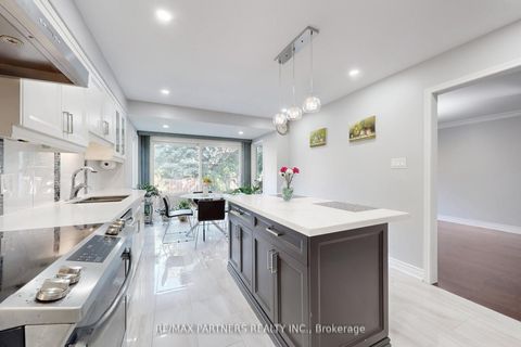 Photo 17 at 82 Ferndell Circle, Unionville, Markham