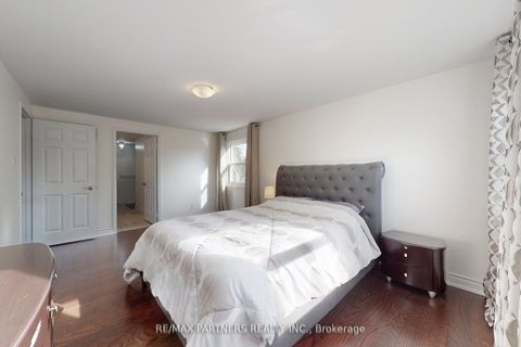 Photo 21 at 82 Ferndell Circle, Unionville, Markham