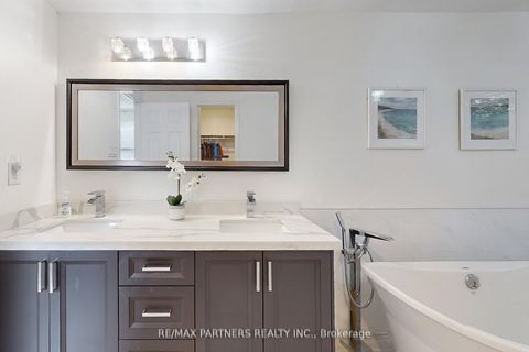 Photo 24 at 82 Ferndell Circle, Unionville, Markham