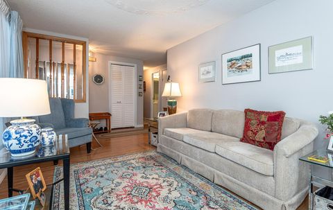 Photo 3 at 36 Weeping Willow Drive, Rural Innisfil, Innisfil