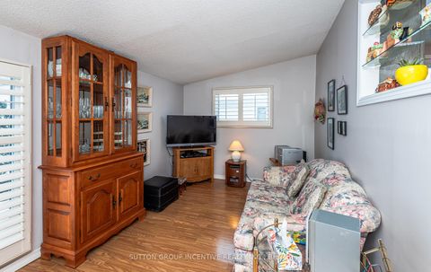 Photo 11 at 36 Weeping Willow Drive, Rural Innisfil, Innisfil