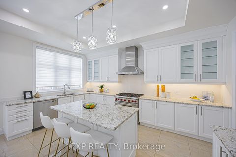 Photo 18 at 95 Chesney Crescent, Kleinburg, Vaughan