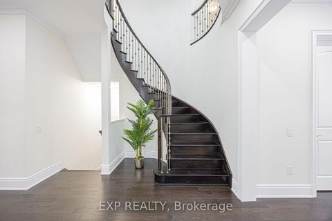 Photo 32 at 95 Chesney Crescent, Kleinburg, Vaughan