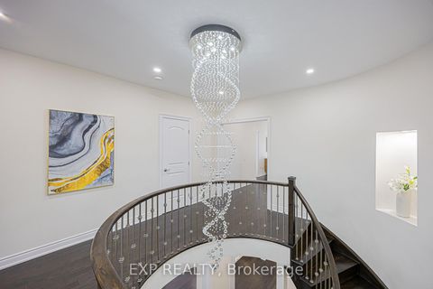 Photo 34 at 95 Chesney Crescent, Kleinburg, Vaughan