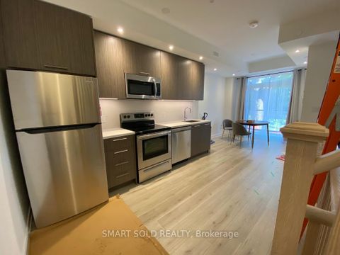 Photo 6 at 24 - 51 Winlock Park, Newtonbrook East, Toronto