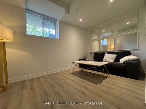 Photo 14 at 24 - 51 Winlock Park, Newtonbrook East, Toronto