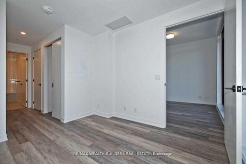 Photo 5 at 511 - 2118 Bloor Street W, Bloor West Village, Toronto