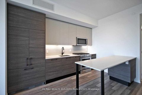 Photo 8 at 511 - 2118 Bloor Street W, Bloor West Village, Toronto