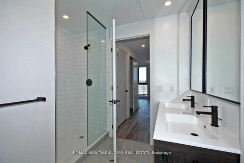 Photo 15 at 511 - 2118 Bloor Street W, Bloor West Village, Toronto