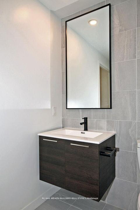 Photo 22 at 511 - 2118 Bloor Street W, Bloor West Village, Toronto