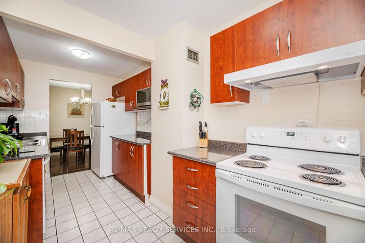 Photo 9 at 108 - 3 Lisa Street, Queen Street Corridor, Brampton