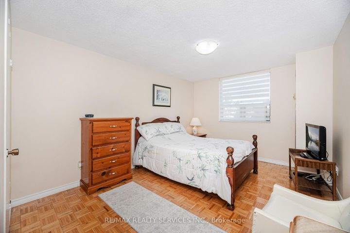 Photo 11 at 108 - 3 Lisa Street, Queen Street Corridor, Brampton