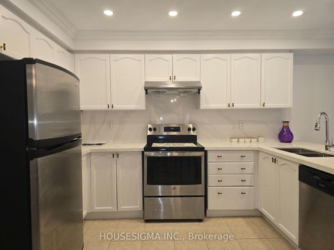 Photo 8 at 226 Canada Drive, Vellore Village, Vaughan