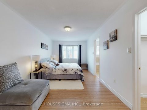 Photo 13 at 226 Canada Drive, Vellore Village, Vaughan