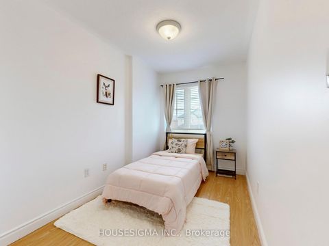 Photo 18 at 226 Canada Drive, Vellore Village, Vaughan