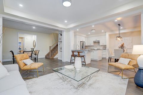 Photo 6 at 3209 Daisy Way, GO Glenorchy, Oakville