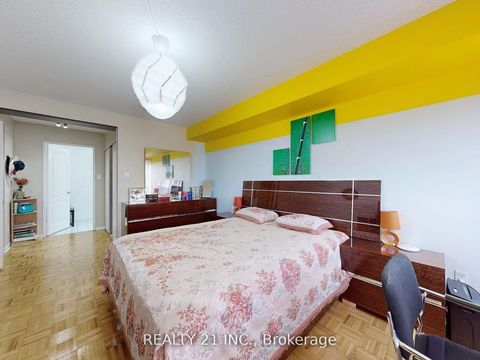 Photo 10 at 488 - 1 Greystone Walk Drive, Kennedy Park, Toronto