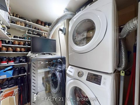 Photo 18 at 488 - 1 Greystone Walk Drive, Kennedy Park, Toronto