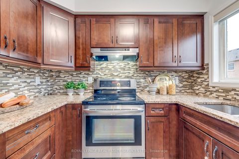 Photo 16 at 1332 Goldhawk Trail, WT West Oak Trails, Oakville