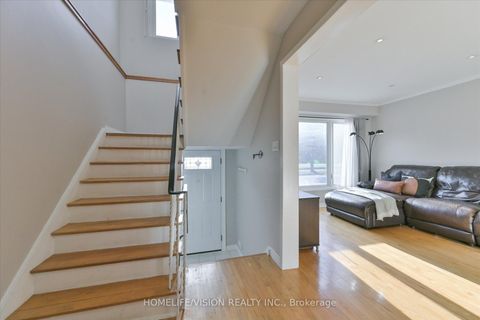 Photo 10 at 255 Cedar Avenue, Harding, Richmond Hill