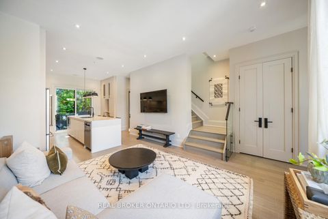 Photo 5 at 172-174 Victoria Street, Central Newmarket, Newmarket