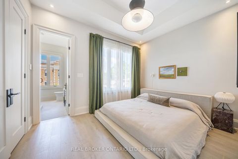 Photo 11 at 172-174 Victoria Street, Central Newmarket, Newmarket