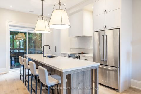 Photo 29 at 172-174 Victoria Street, Central Newmarket, Newmarket