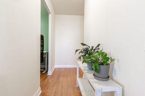 Photo 9 at 510 - 5 Valhalla Inn Road, City Centre West, Toronto