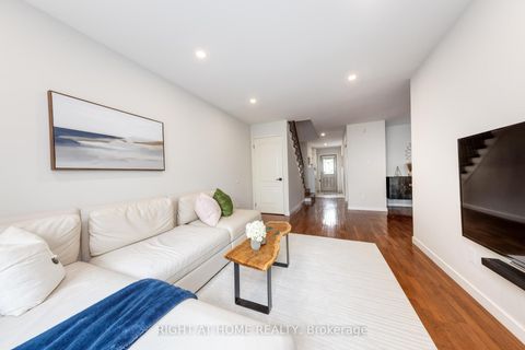 Photo 14 at 88 Sunshine Drive, Observatory, Richmond Hill