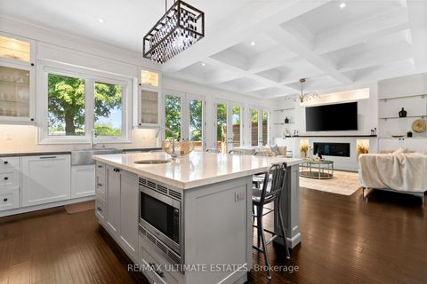 Photo 11 at 38 Devondale Avenue, Newtonbrook West, Toronto