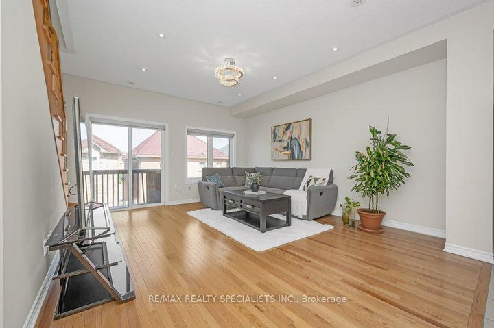 Photo 6 at 34 Aspen Hills Road, Credit Valley, Brampton