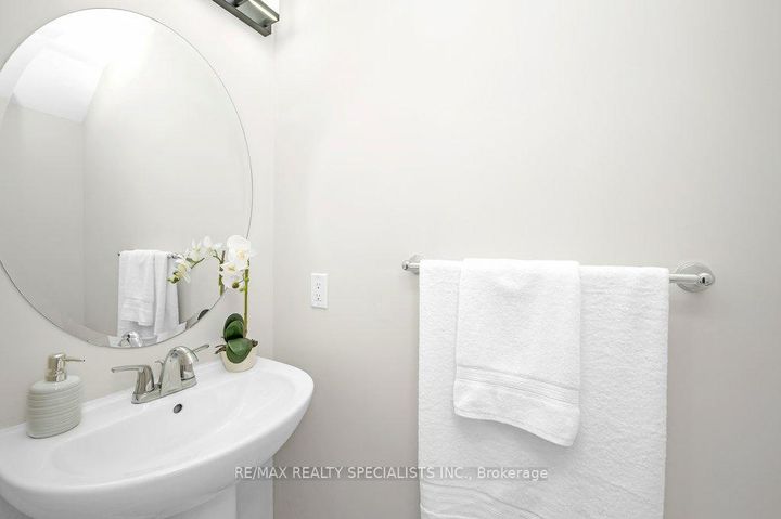 Photo 7 at 34 Aspen Hills Road, Credit Valley, Brampton