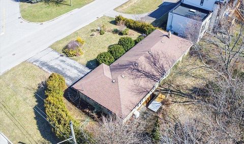 Photo 9 at 5 Balcarra Avenue, Cliffcrest, Toronto