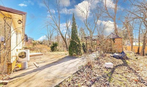 Photo 13 at 5 Balcarra Avenue, Cliffcrest, Toronto