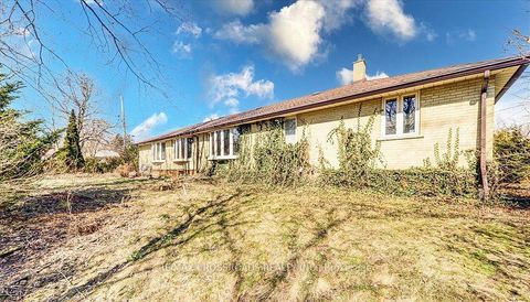 Photo 16 at 5 Balcarra Avenue, Cliffcrest, Toronto