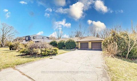 Photo 17 at 5 Balcarra Avenue, Cliffcrest, Toronto