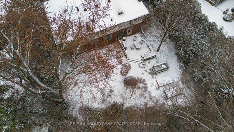 Photo 5 at 1087 Tanglewood Court, SW Southwest, Oakville