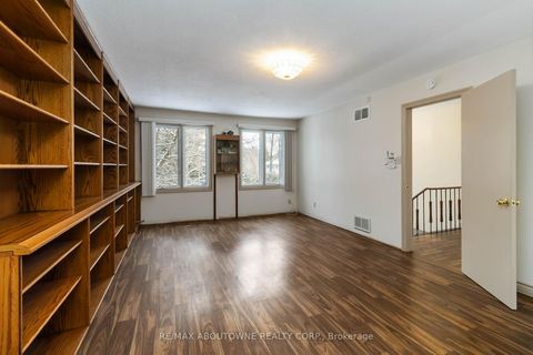 Photo 18 at 1087 Tanglewood Court, SW Southwest, Oakville