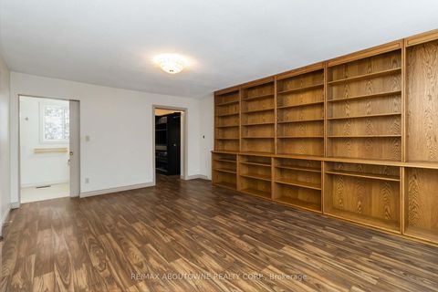 Photo 19 at 1087 Tanglewood Court, SW Southwest, Oakville