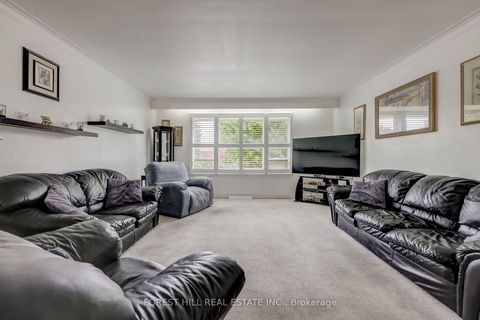 Photo 8 at 89 Portage Avenue, Pelmo Park W4, Toronto