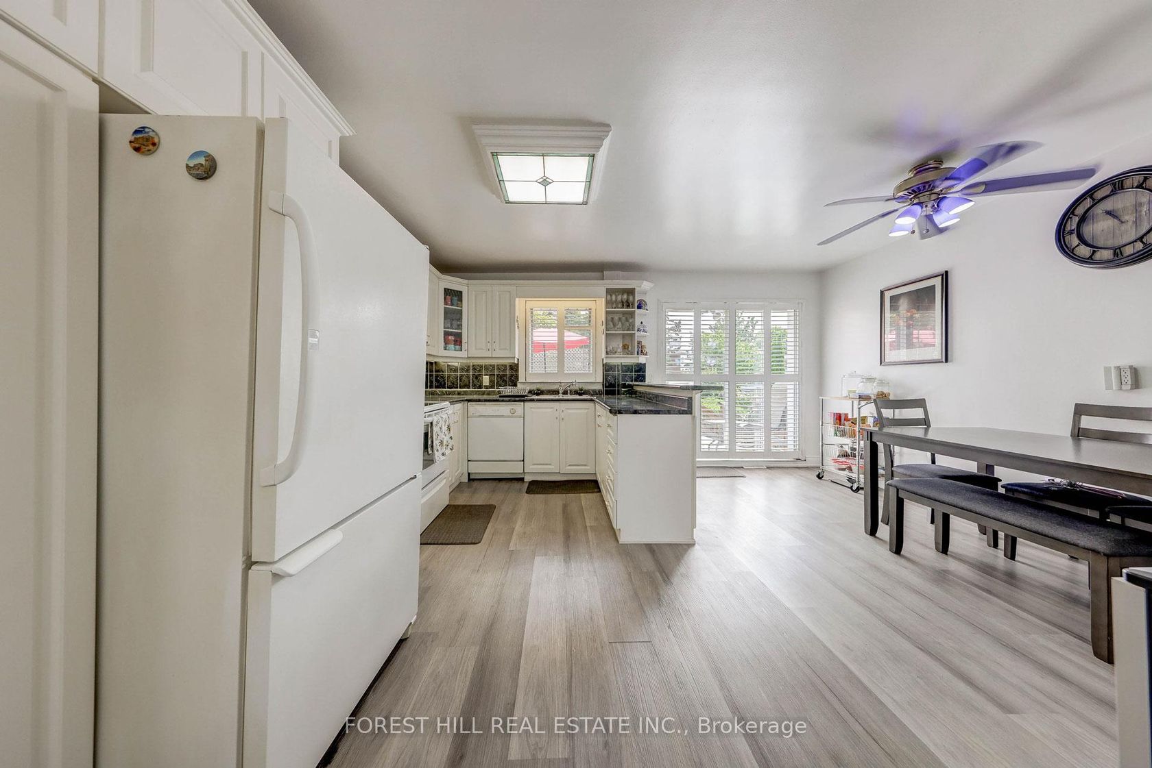 Photo 4 at 89 Portage Avenue, Pelmo Park W4, Toronto