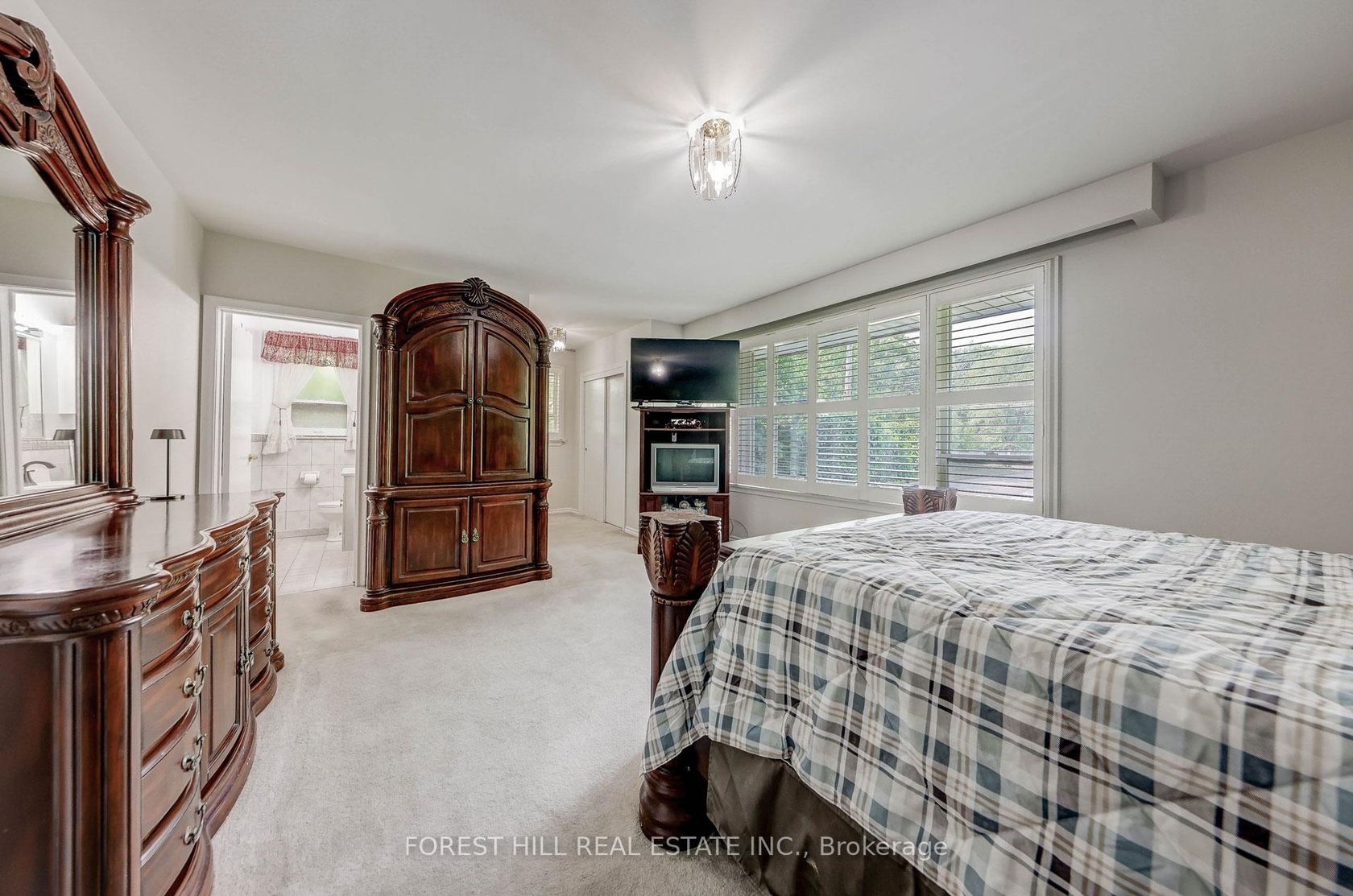 Photo 13 at 89 Portage Avenue, Pelmo Park W4, Toronto