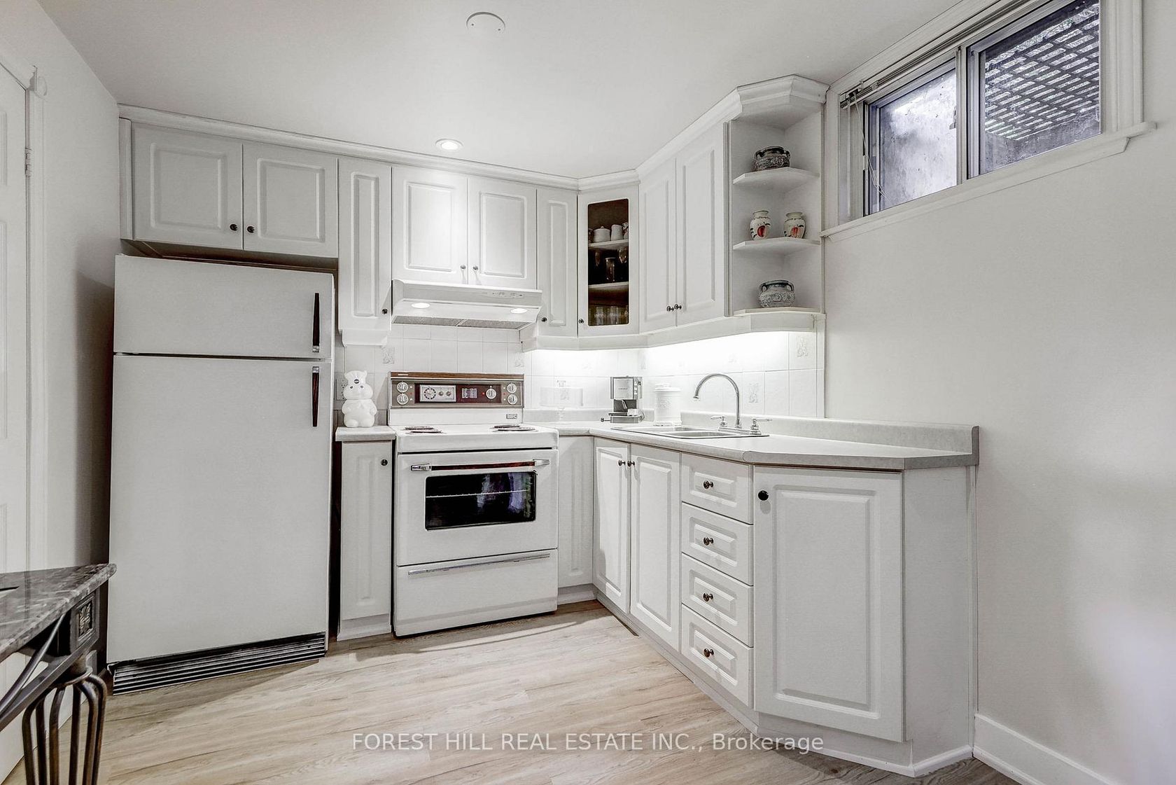 Photo 33 at 89 Portage Avenue, Pelmo Park W4, Toronto