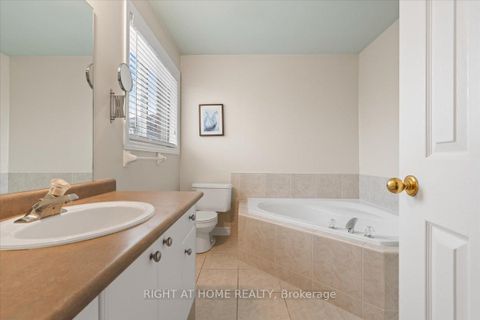 Photo 10 at 7 Michael Crescent, East Bayfield, Barrie