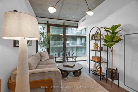 Photo 3 at 804 - 650 King Street W, Waterfront Communities C1, Toronto