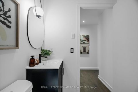 Photo 16 at 804 - 650 King Street W, Waterfront Communities C1, Toronto