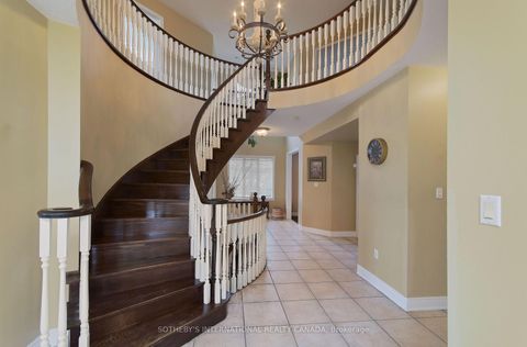 Photo 9 at 110 Velmar Drive, East Woodbridge, Vaughan