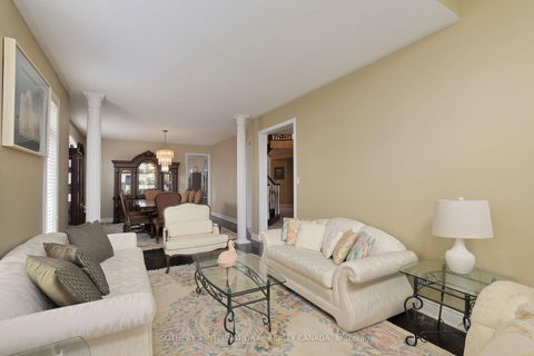 Photo 11 at 110 Velmar Drive, East Woodbridge, Vaughan